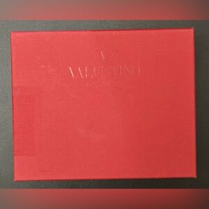Valentino Garavani Wallet Box
